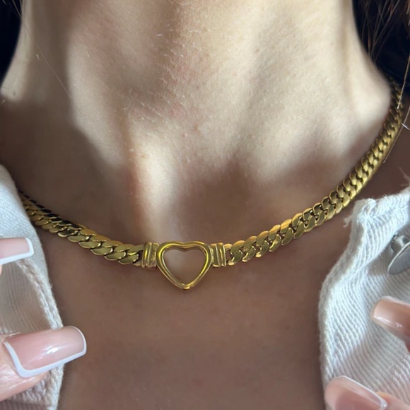 Jewelry - Gold Heart Chain Necklace
